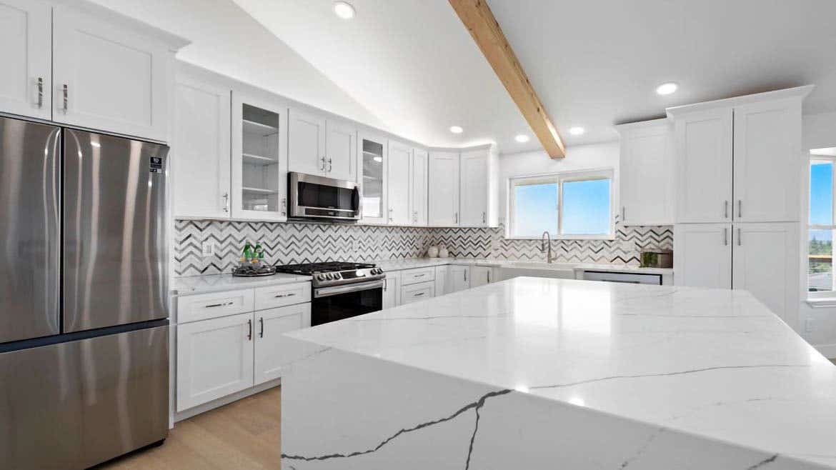 Colorado White Shaker Kitchen Cabinets