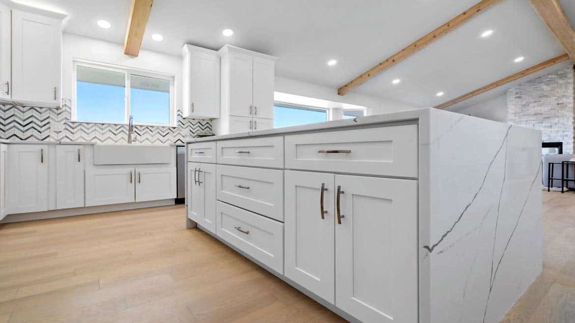 Colorado White Shaker Kitchen Cabinets