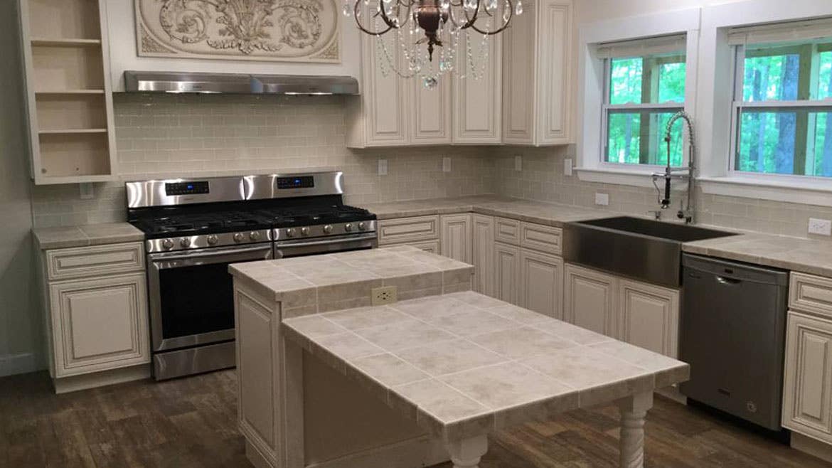 Bristol Antique White Kitchen Cabinets