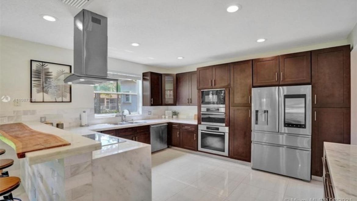 Pantry and Oven Cabinets 