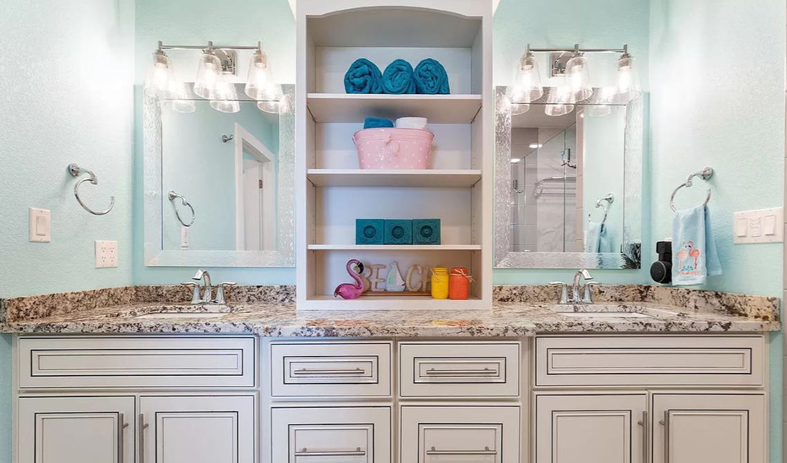Floating vs. Freestanding Bathroom Vanities: Pros and Cons