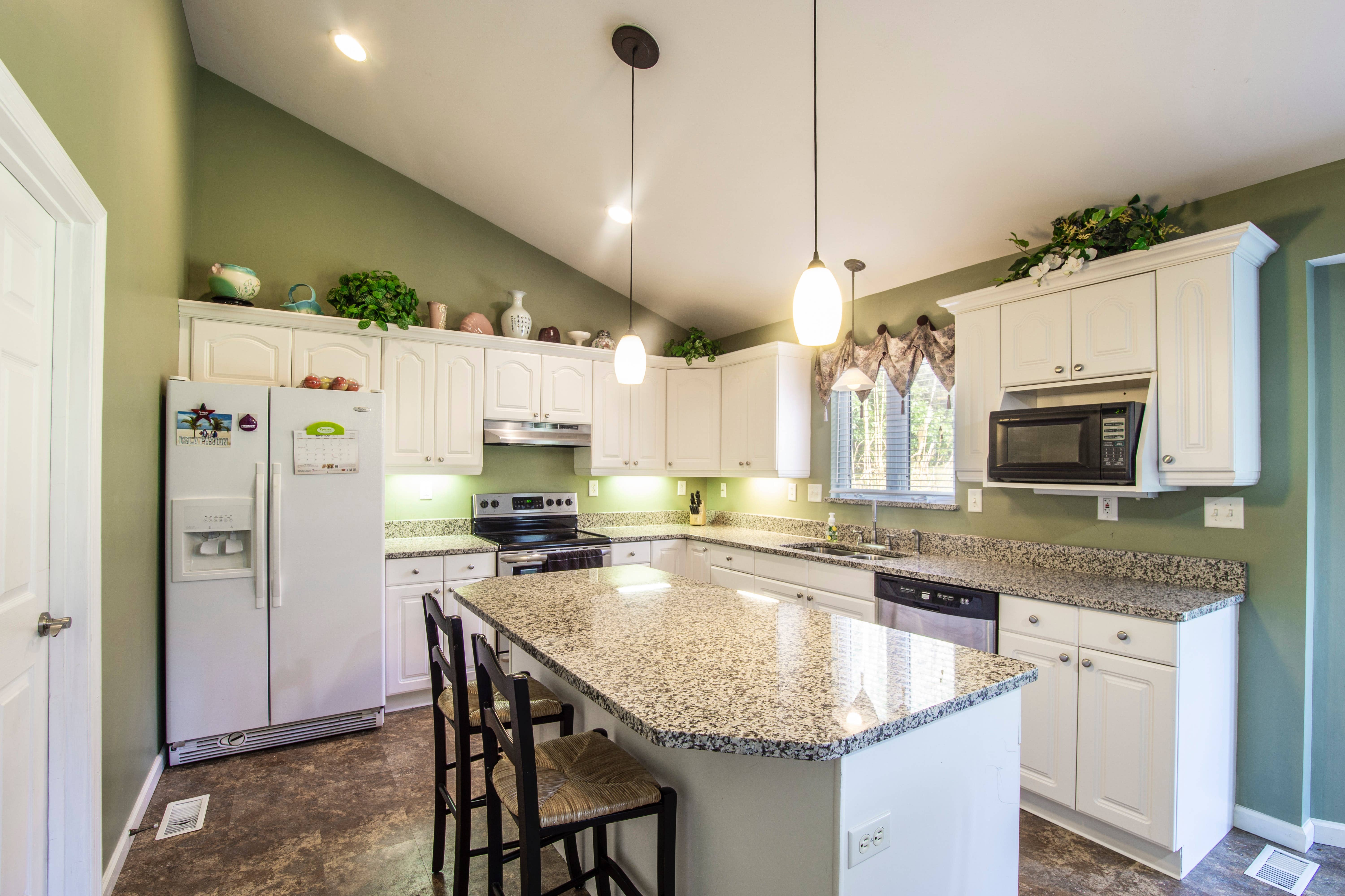 How To Match Cabinets And Appliances In Your Kitchen How To Match Cabinets And Appliances In Your Kitchen