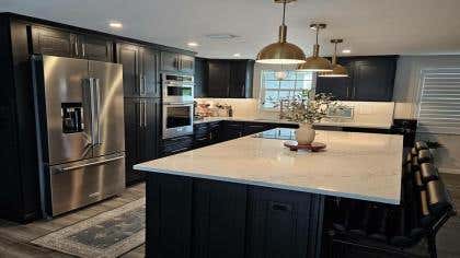Craftsman Black Shaker