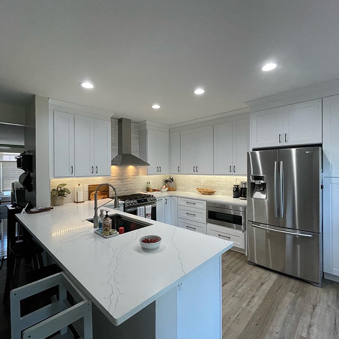 Colorado White Shaker Cabinets