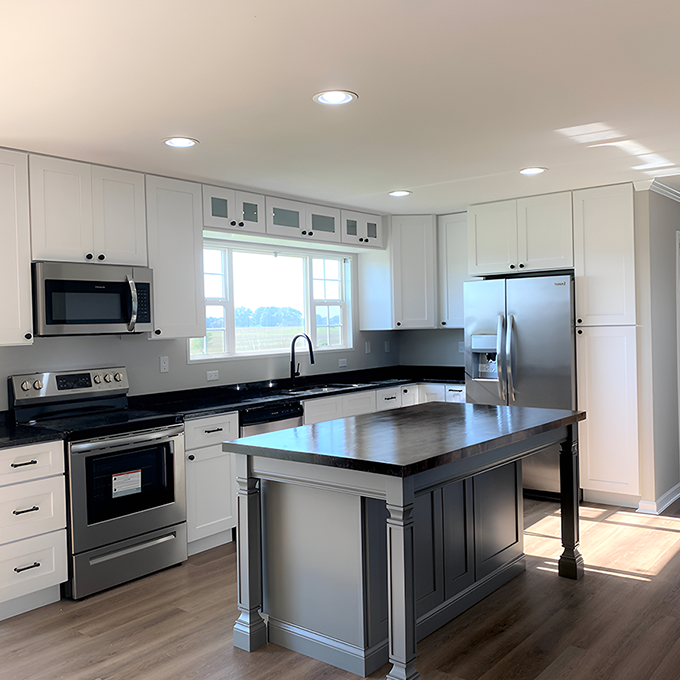 Colorado white shaker Cabinets