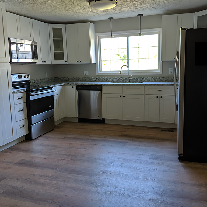 Colorado white shaker Cabinets