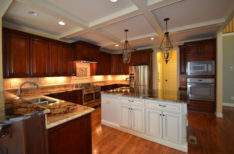 Gorgeous Kitchen Design Ideas For Cherry Cabinets