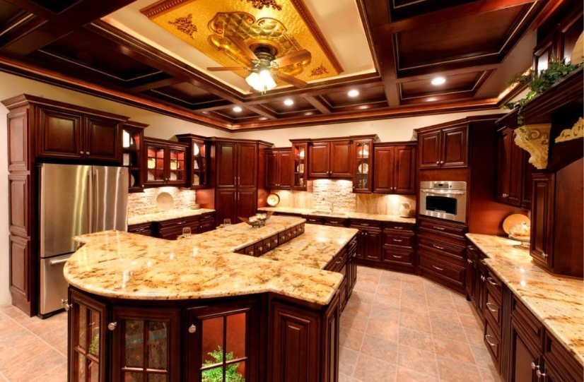 traditional kitchen with under cabinet lighting