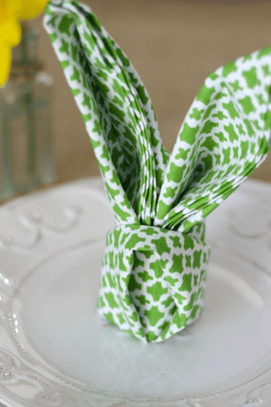 Green Color DIY Bunny Ear Napkin Fold