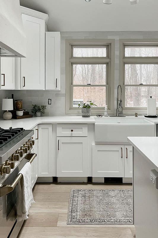 White kitchen with shaker cabinets