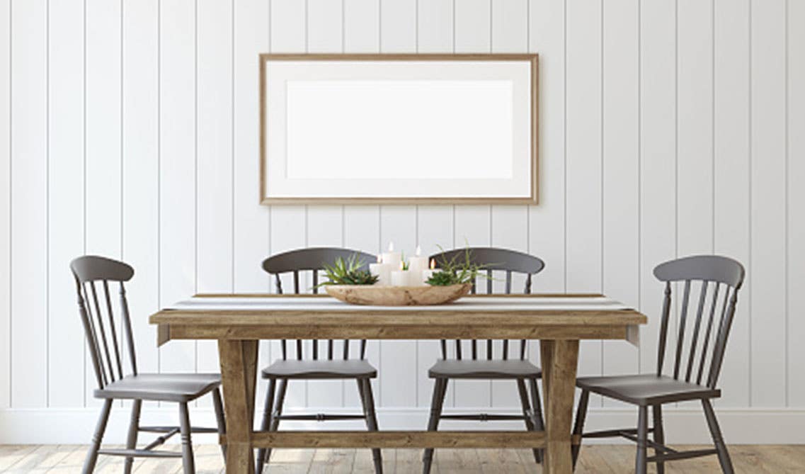 Dining room shiplap wall with 4 chair