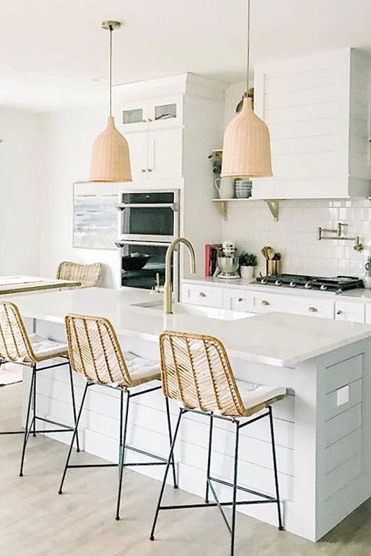 Gorgeous White Kitchens Brimming with Inspiring Decor Ideas