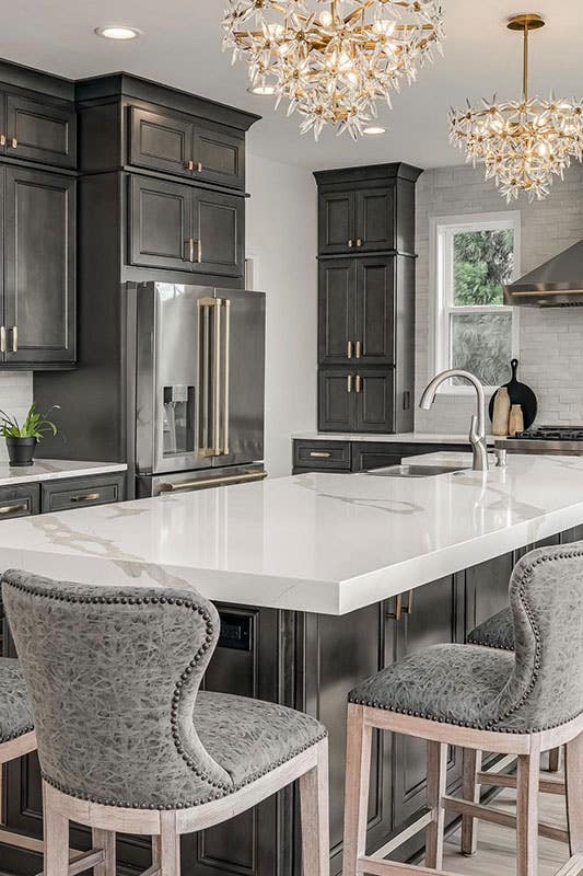 Kitchen design with Large island and black matt kitchen cabinets