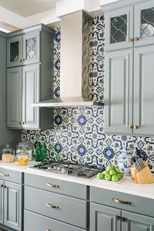 Modern kitchen with Moroccan Tiles backsplash and dark cabinets