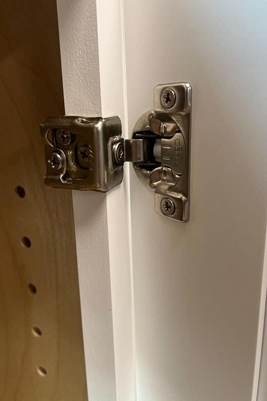 Soft-Close-Hinges