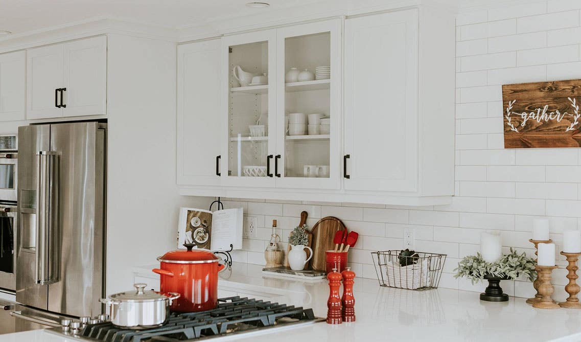 Traditional White Kitchen Cabinets