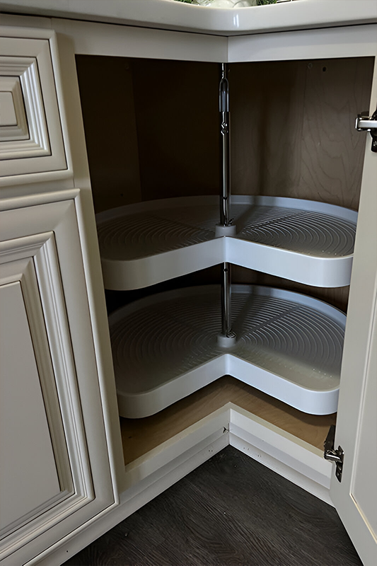 Lazy Susan- a rotating tray