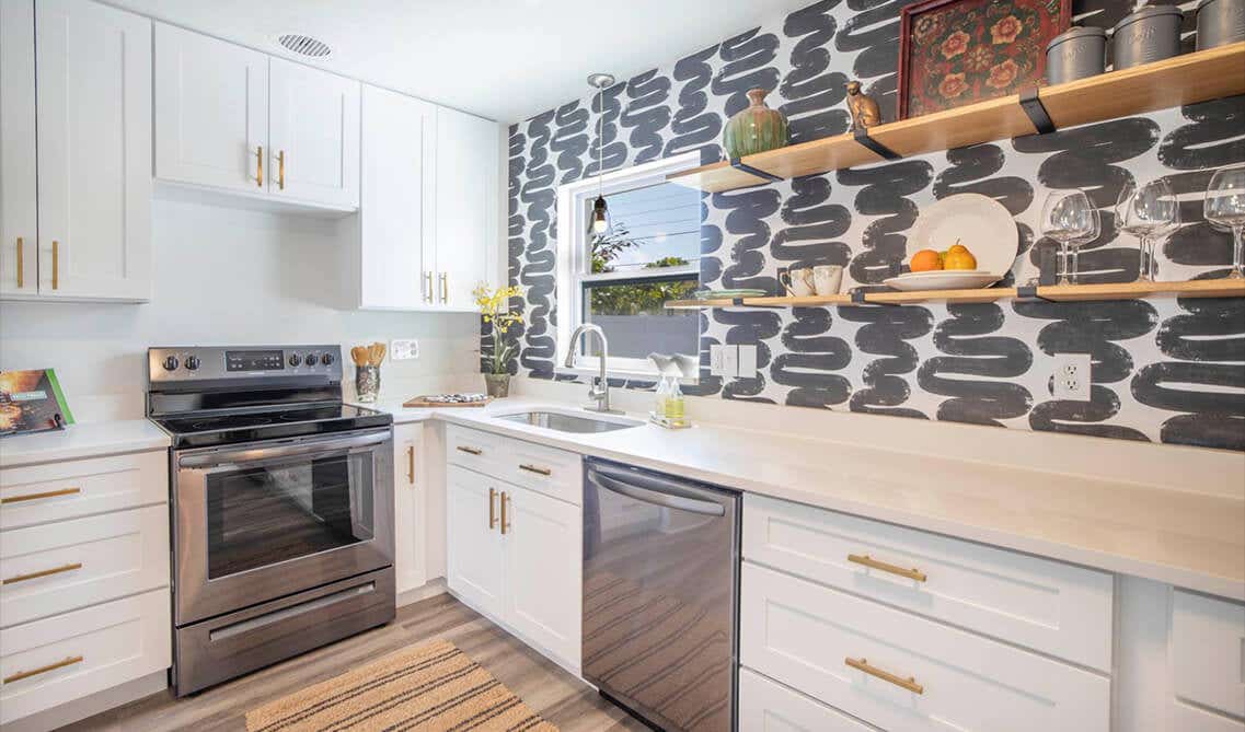 accent wall with White Shaker cabinet 