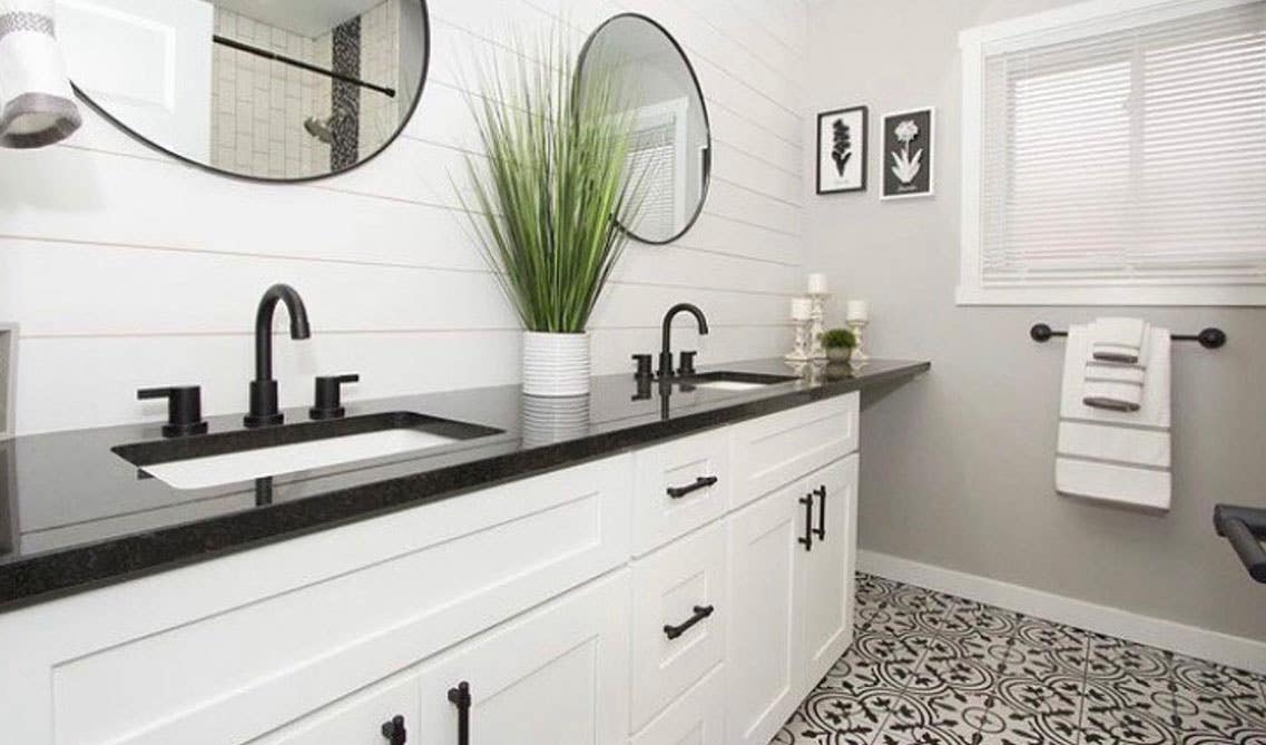 Bathroom Shiplap wall idea 