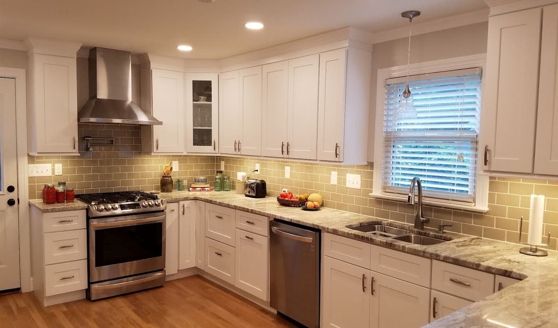 Under cabinets lights for small kitchen
