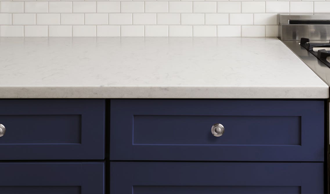 Navy_Blue_Kitchen_Cabinets