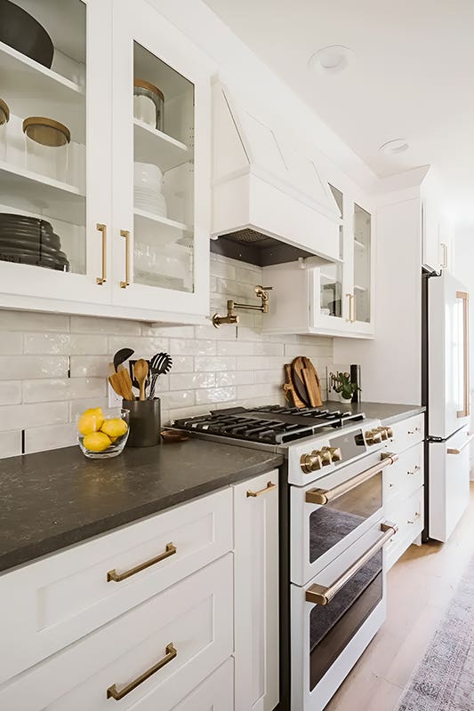 kitchen_appliances_storage_cabinets